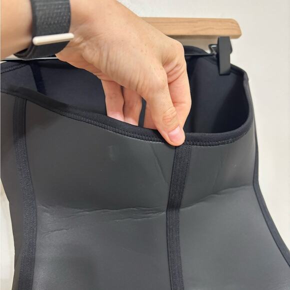 NWT SKIMS Rubberized Scuba Swim Strapless One Piece in Onyx - Size M - Picture 12 of 12